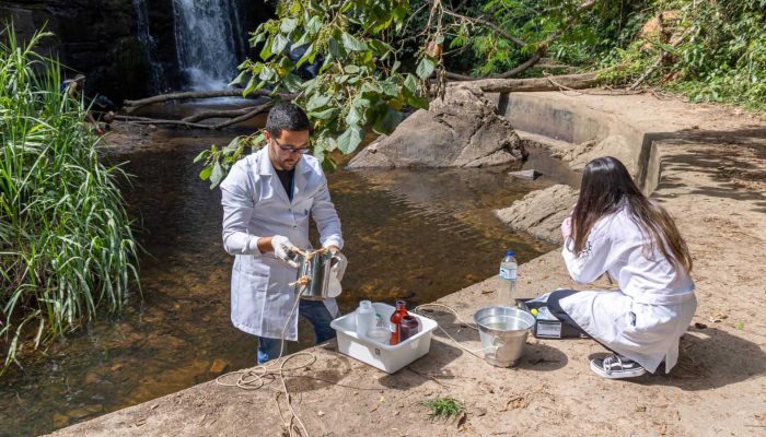Monitoramento-ambiental-testa-agua-e-solo-em-areas-publicas-de-Jundiai.jpg