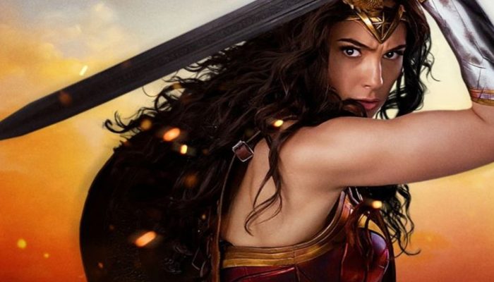 Mulher-Maravilha-1984-espada-escudo-capa.jpg