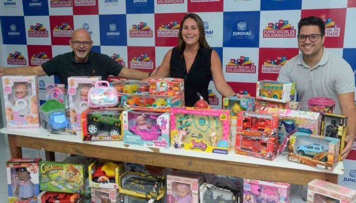 Natal-Solidario-de-Jundiai-recebe-brinquedos.jpg