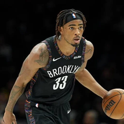 Hornets intensifica busca por pivô na NBA e mira Nic Claxton