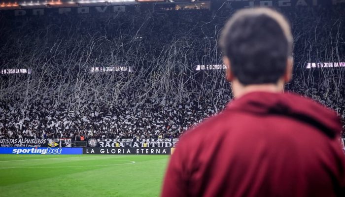 O-tecnico-do-Corinthians-Fernando-Diniz-na-derrota-para-o-Estudiantes-scaled-aspect-ratio-512-320.jp_.jpeg