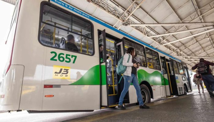 Onibus-comecam-a-circular-na-Avenida-Juvenal-Arantes-1536x864.jpg