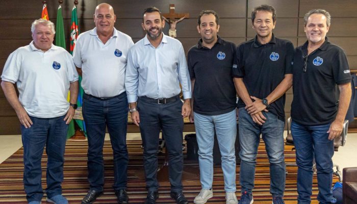 Parque-da-Uva-recebe-42o-Encontro-do-Clube-do-Carro-Antigo.jpg