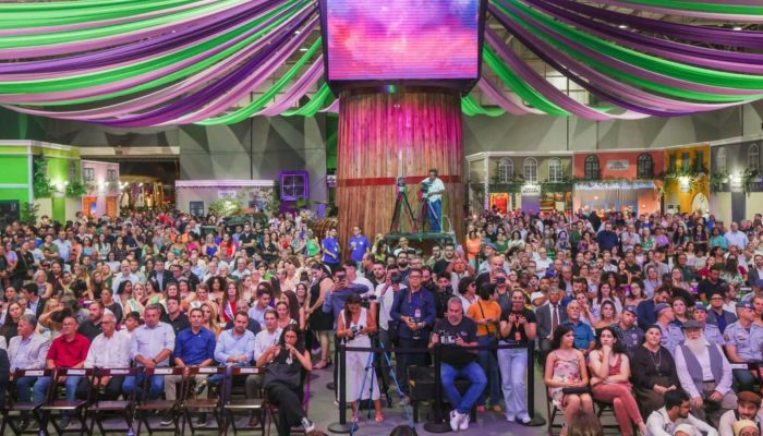 Repleta-de-aromas-e-sabores-cerimonia-abre-oficialmente-a-Festa-da-Uva-e-Expo-Vinhos-3.jpg
