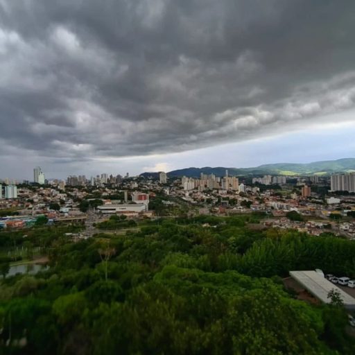 Jundiaí enfrenta sábado gelado com previsão de chuva intensa