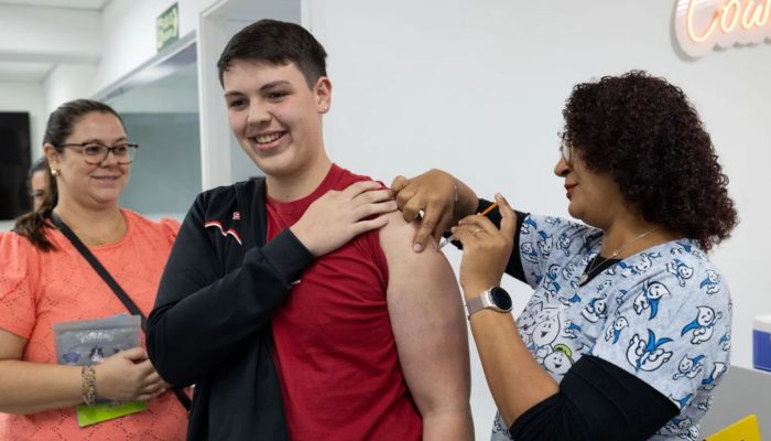 Vacinacao-contra-a-gripe-mobiliza-populacao-1536x864.jpg