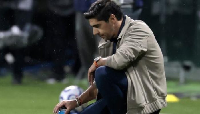abel-ferreira-durante-palmeiras-x-fluminense-jogo-da-libertadores-1792636138857_v2_615x300.jpg
