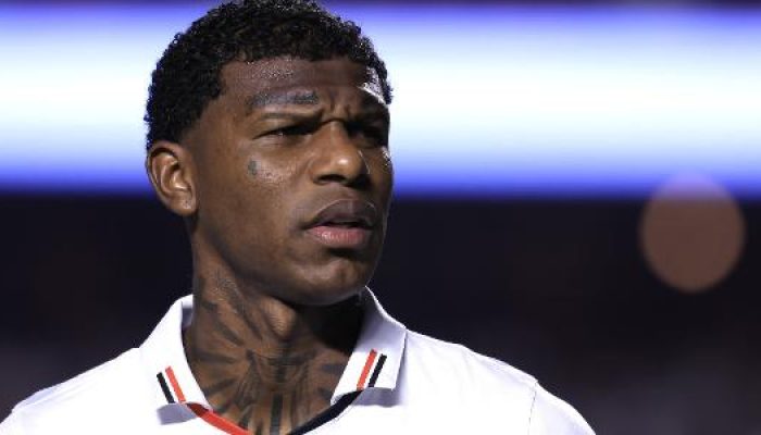 arboleda-zagueiro-do-sao-paulo-contra-o-bragantino-em-jogo-do-campeonato-brasileiro-1720313759632_v2.jpeg