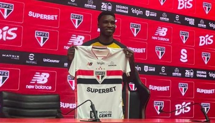 aurelio-buta-e-o-novo-camisa-20-do-sao-paulo-1784912163303_v2_615x300.jpg