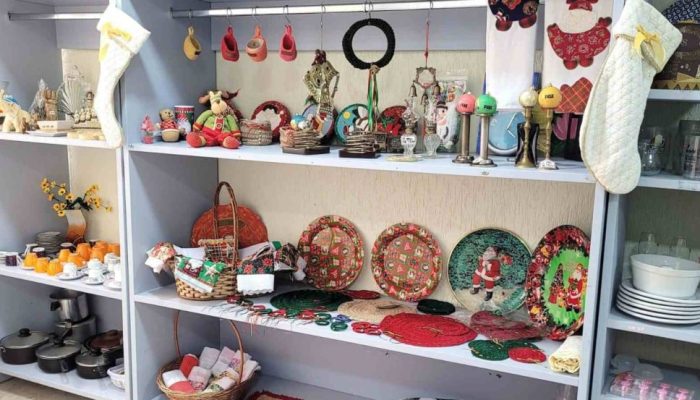 m de prateleiras do Bazar de Natal do Hospital São Vicente