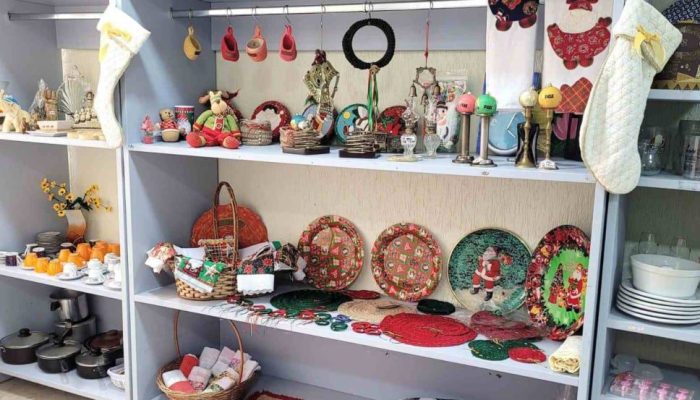 m de prateleiras do Bazar de Natal do Hospital São Vicente
