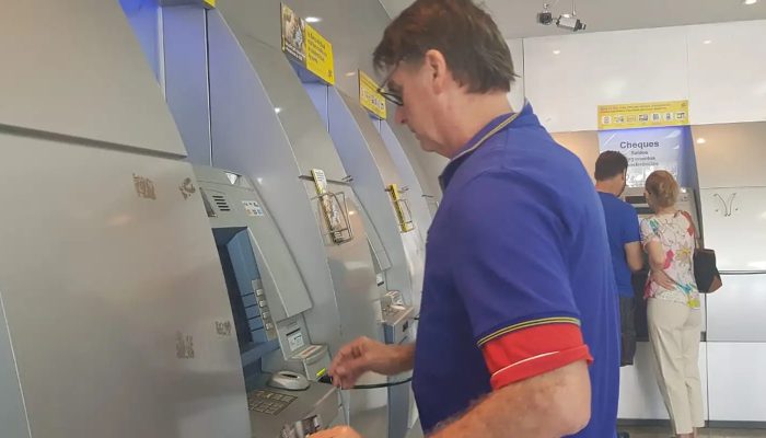 bolsonaro_banco.jpg