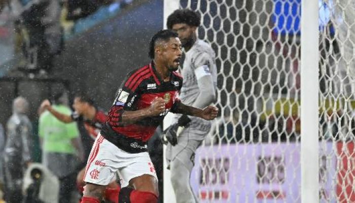 bruno-henrique-celebra-gol-do-flamengo-sobre-o-corinthians-em-duelo-do-brasileirao-1789339440632_v2.jpeg