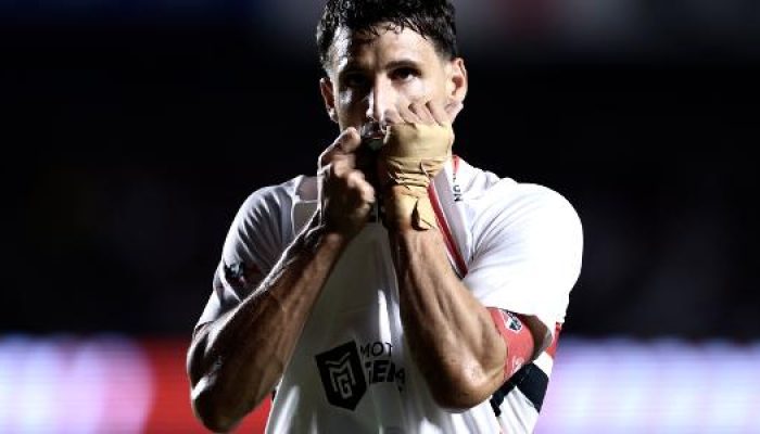calleri-do-sao-paulo-comemora-gol-marcado-contra-o-cruzeiro-pela-decima-rodada-do-brasileirao-no-mor.jpeg
