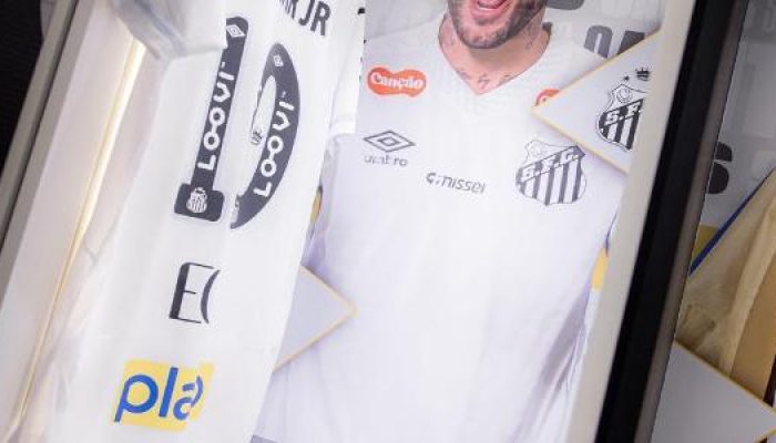 camisa-de-neymar-no-vestiario-do-santos-1771195153212_v2_615x300.jpg