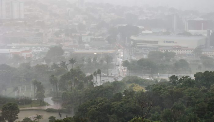 Defesa Civil alerta para possibilidade de chuvas fortes nas próximas horas