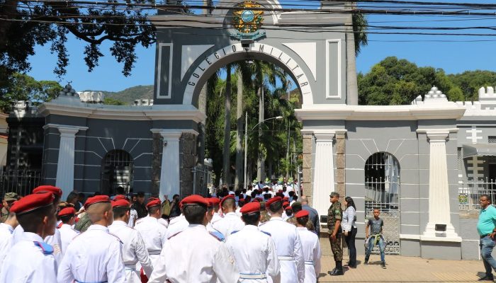 colegio_militar_do_rio_de_janeiro2109201274.jpg