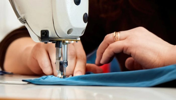 curso-gratuito-ajuste-reforma-roupas-varzea-paulista-1536x864.jpg