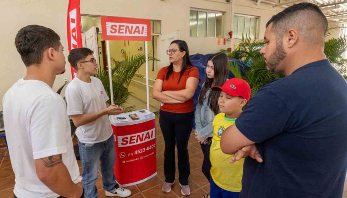 feira-profissoes-jovens-empresas-jundiai-compressed.jpg