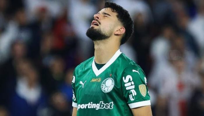 flaco-lopez-se-lamenta-durante-ldu-x-palmeiras-duelo-da-libertadores-1761274537735_v2_615x300.jpg