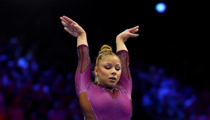 flavia-saraiva-na-final-de-trave-no-mundial-de-ginastica-artistica-1792939376416_v2_615x300.jpg