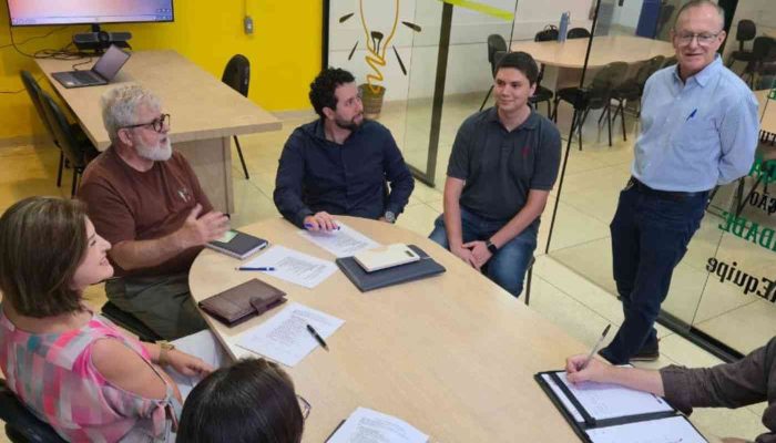 fmj-visita-secretaria-educacao1.jpg