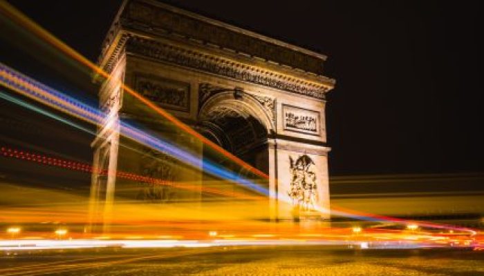 foto-de-timelapse-de-trilhas-leves-ao-redor-arco-triunfo-em-paris-franca-430x344.jpg