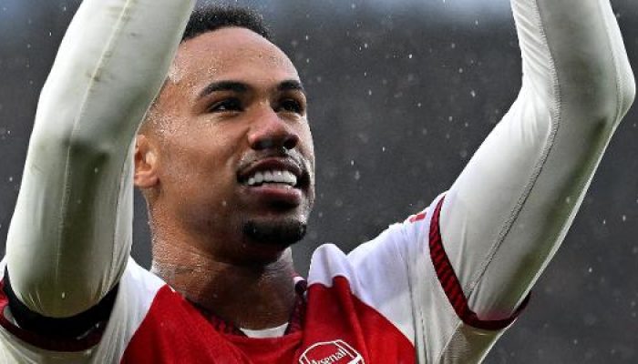 gabriel-magalhaes-do-arsenal-comemora-o-segundo-gol-de-sua-equipe-durante-a-partida-da-premier-leagu.jpeg