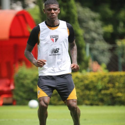 São Paulo oficializa retorno de Arboleda e mira volta aos jogos
