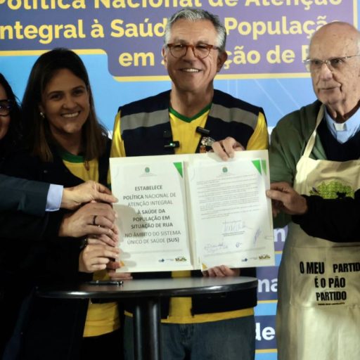Saúde expande atendimento e melhora acesso a moradores de rua
