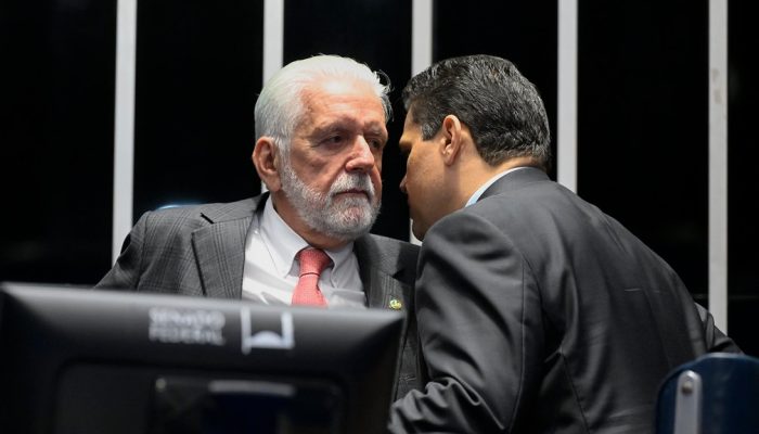 jaques-wagner-com-davi-alcolubre-foto-carlos-moura-agencia-senado.jpg