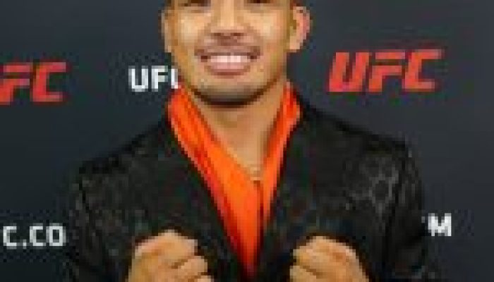 após se tornar campeão no UFC 323