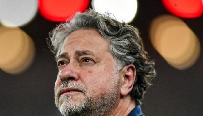 julio-casares-presidente-do-sao-paulo-antes-da-partida-contra-o-flamengo-no-maracana-1764821197931_v.jpeg