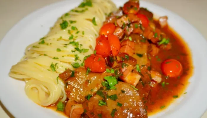 lingua-bovina-parmegiana-e-nhoque-sao-destaques-de-restaurante-em-santos-que-aposta-em-comida-simple.webp