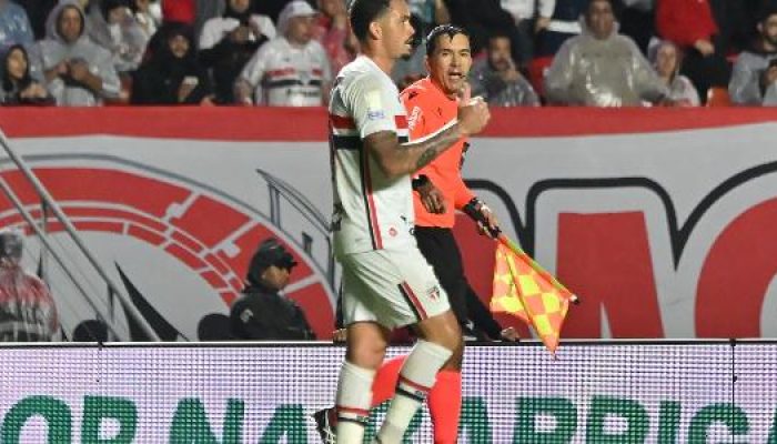 luciano-do-sao-paulo-comemora-gol-marcado-contra-o-atletico-mg-pelo-brasileirao-1788650067426_v2_615.jpeg