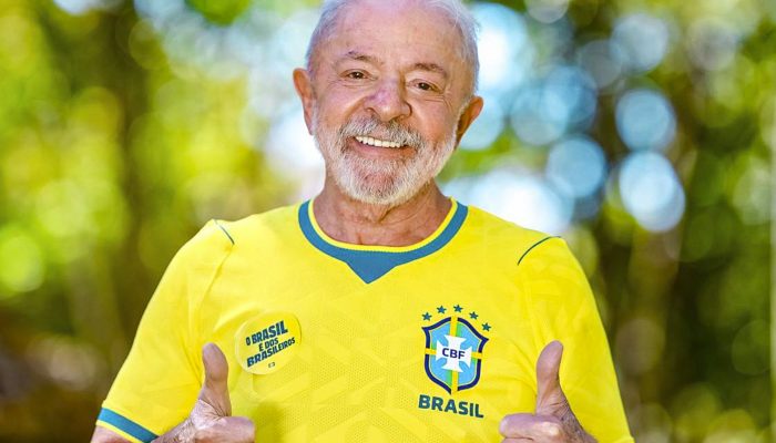 lulacamisaselecao.jpeg