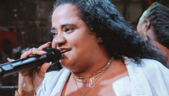 luto-no-samba-morre-debora-cruz-sobrinha-de-arlindo-cruz-aos-45-anos-apos-avc-430x323.jpg