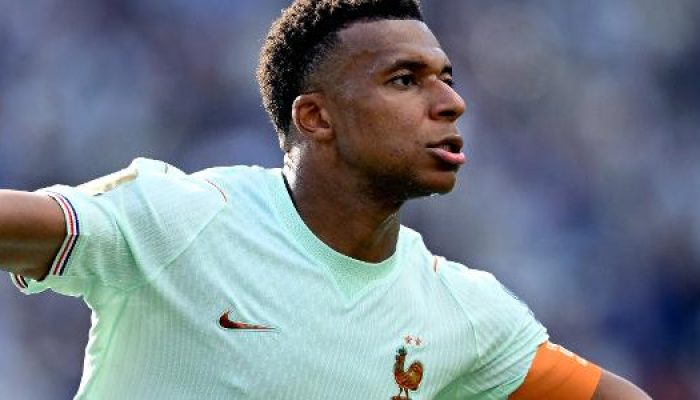 mbappe-celebra-em-gol-franca-x-marrocos-pela-copa-do-mundo-1783634378607_v2_615x300.jpg