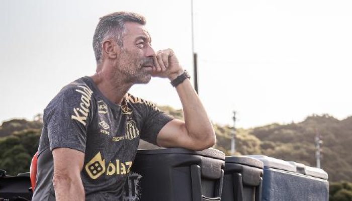 pedro-caixinha-tecnico-do-santos-1741387993261_v2_615x300.jpg