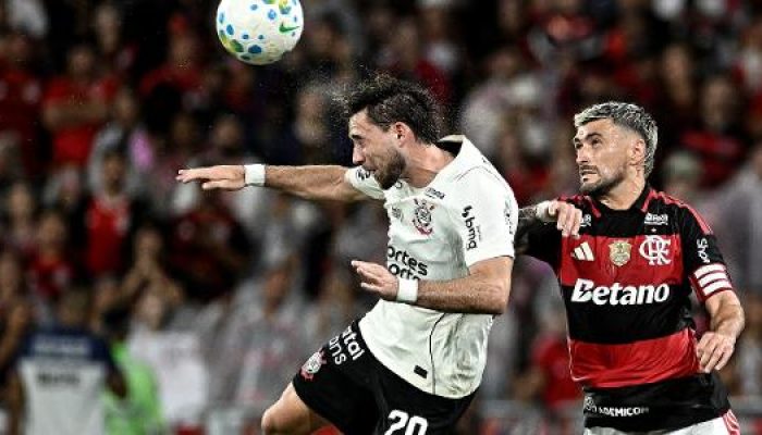 pedro-milans-e-giorgian-de-arrascaeta-disputam-a-bola-em-flamengo-x-corinthians-pelo-brasileirao-178.jpeg