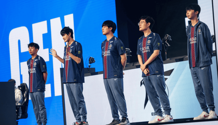 da equipe da PSG Talon no palco do Worlds 2025