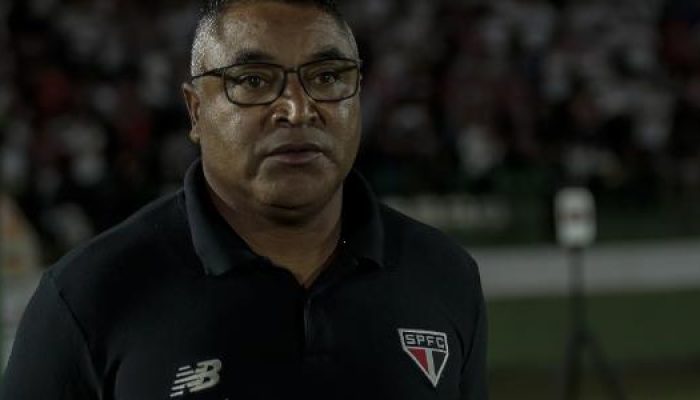 roger-machado-tecnico-do-sao-paulo-durante-a-partida-contra-o-mirassol-no-brinco-de-ouro-17771674055.jpeg