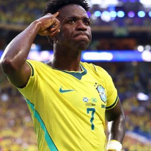 Torcida brasileira não canta Vinicius Júnior; por que Neymar domina os gritos?