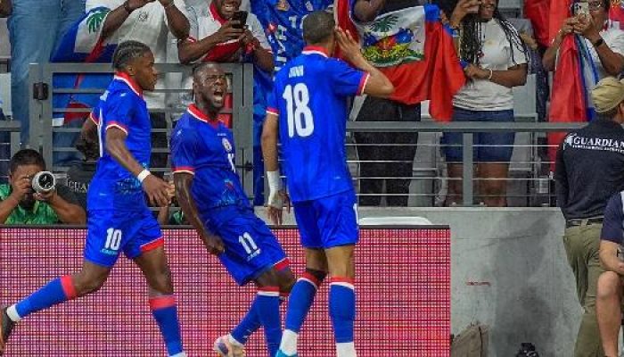 wilson-isidor-atacante-do-haiti-comemora-gol-contra-o-peru-em-amistoso-pre-copa-1780709360454_v2_615.jpeg