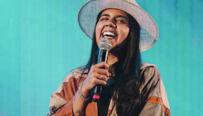 @yasminsantosoficial)